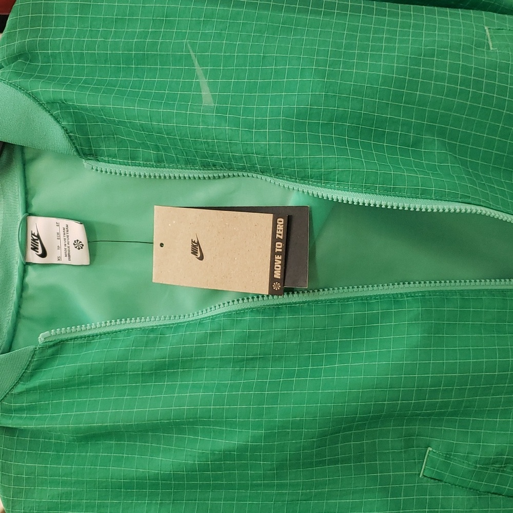 NWT Nike Essentials  Green Varsity Woven Bomber Jacket - Picture 4 of 14